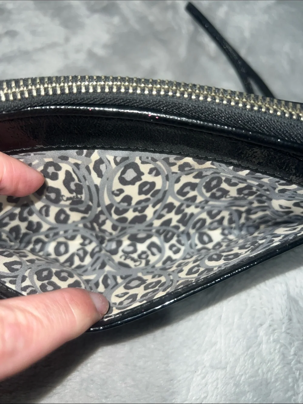 Coach Poppy Black Patent Zip-Around Wallet Wristlet. EUC